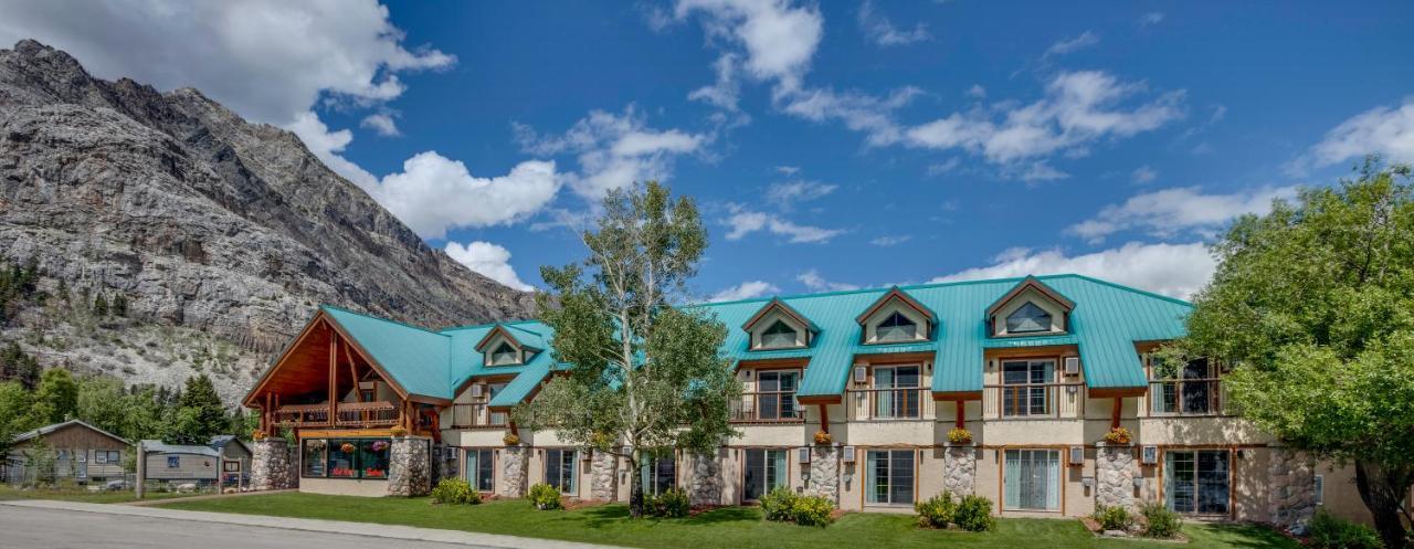 Waterton Glacier Suites Ngoại thất bức ảnh
