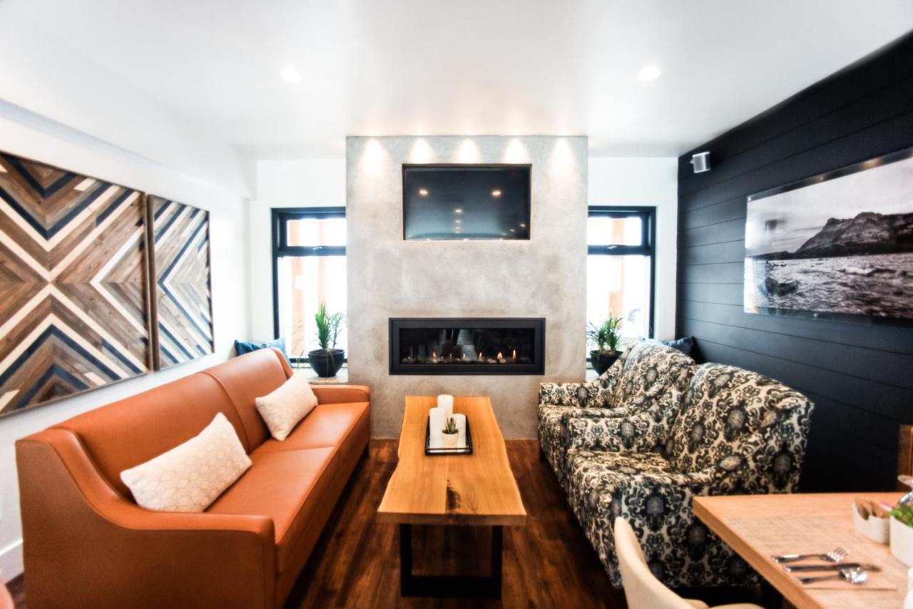 Waterton Glacier Suites Ngoại thất bức ảnh