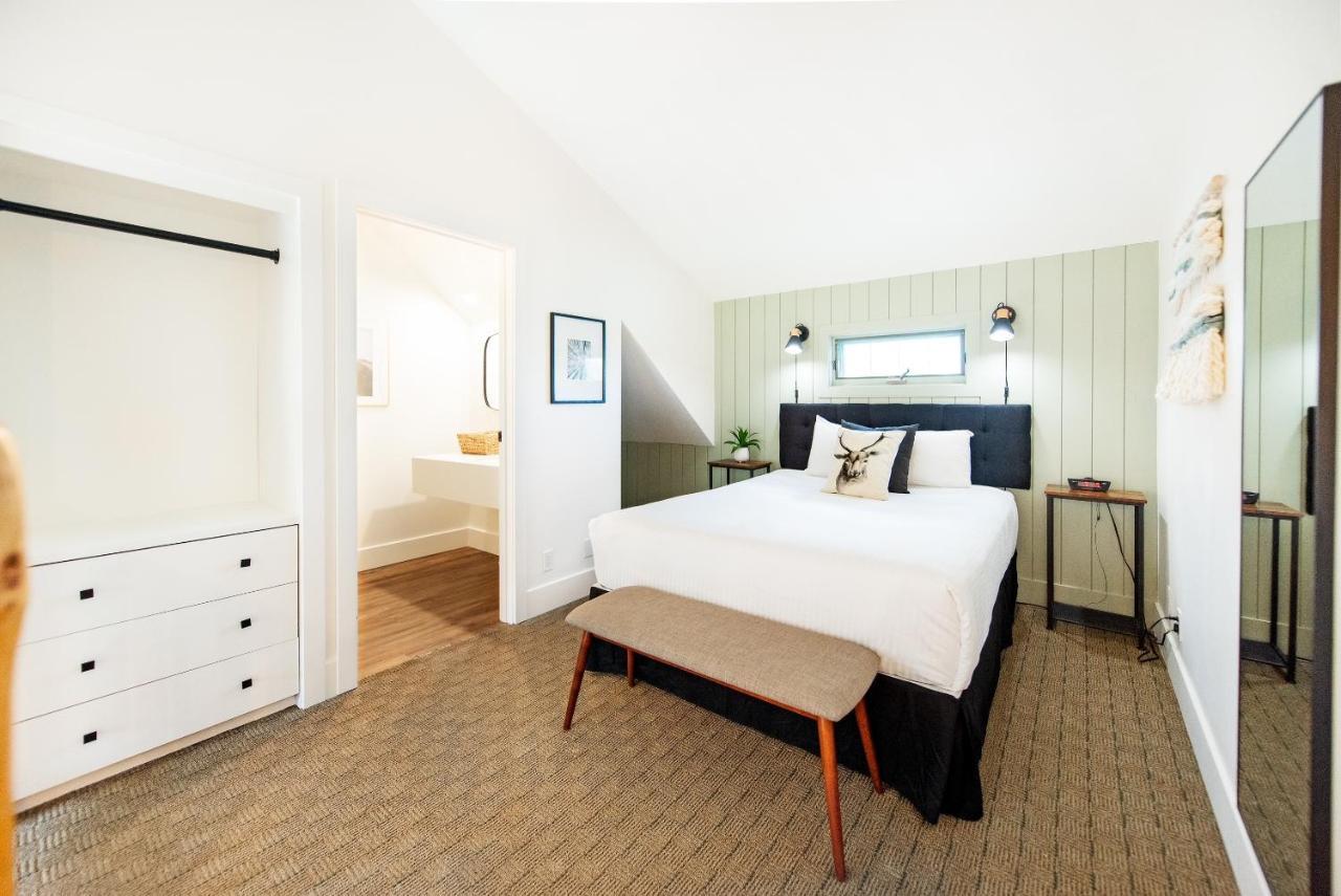 Waterton Glacier Suites Ngoại thất bức ảnh