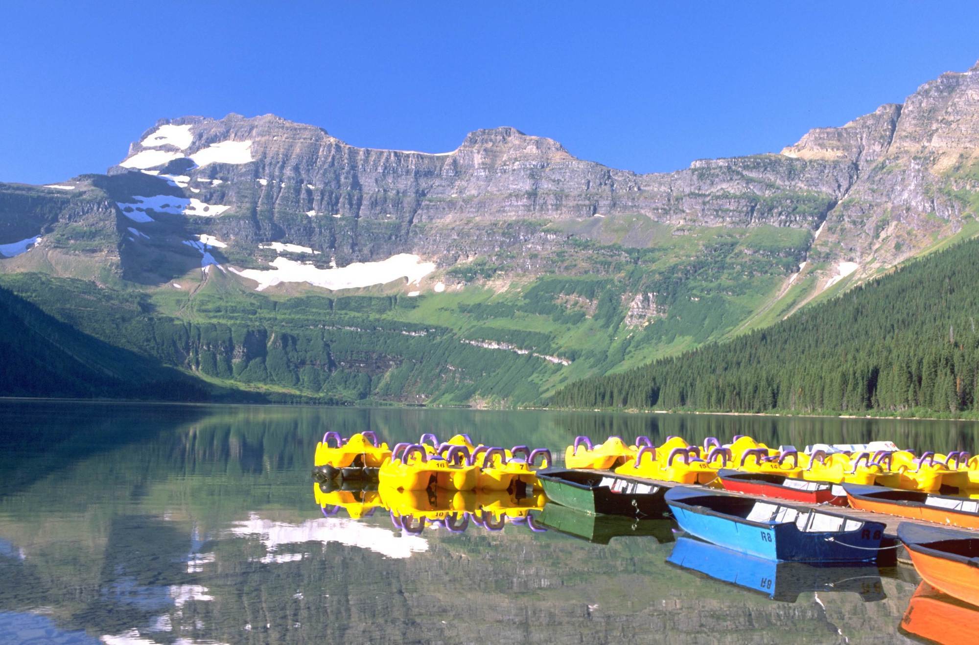 Waterton Glacier Suites Ngoại thất bức ảnh
