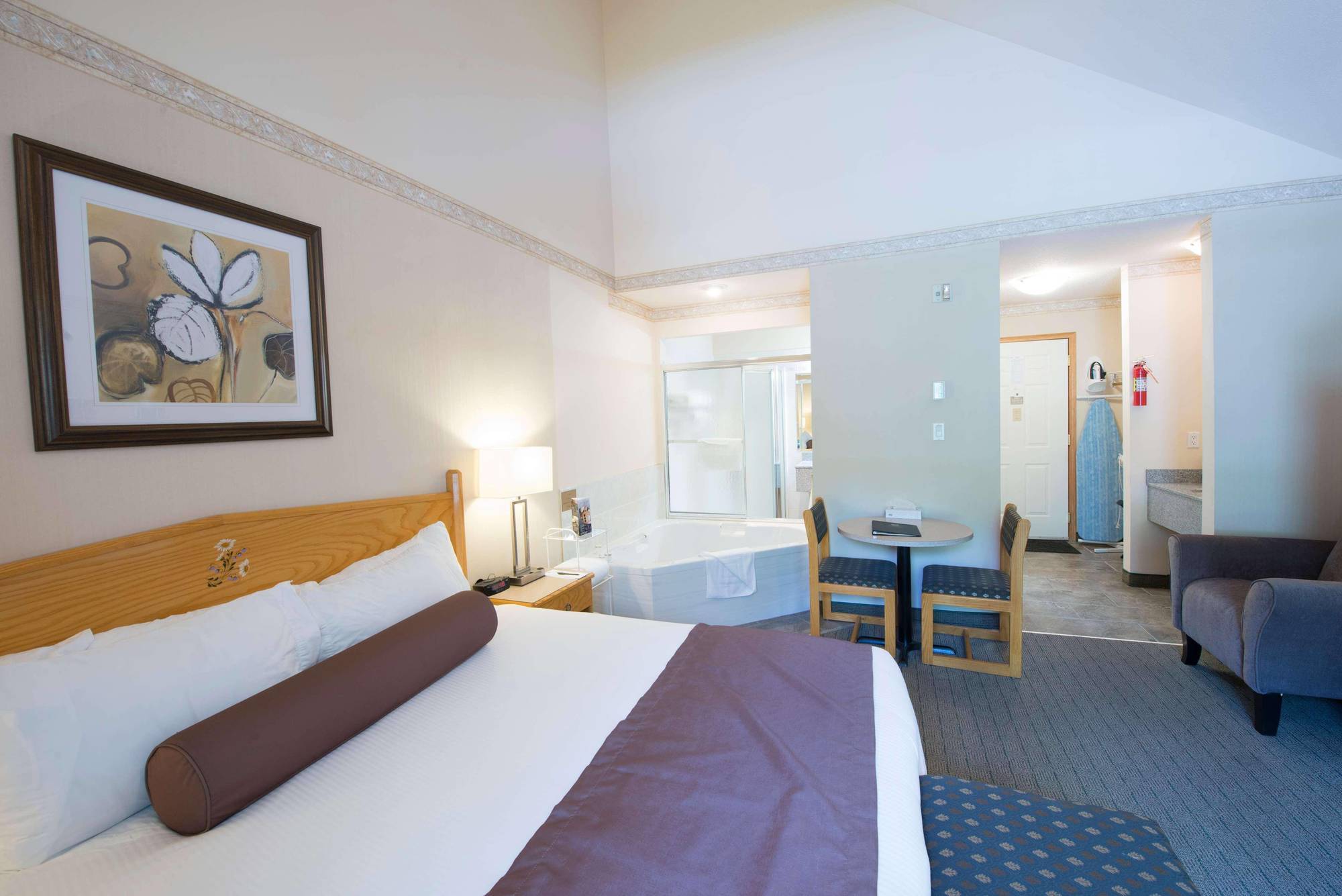 Waterton Glacier Suites Ngoại thất bức ảnh